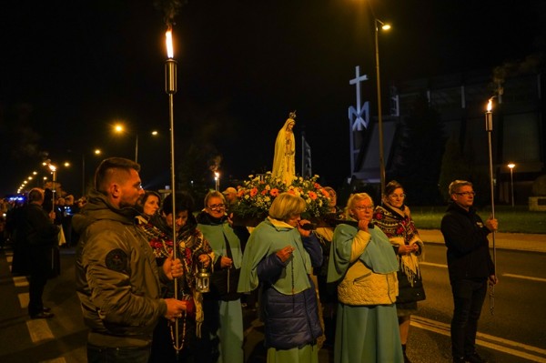 Różaniec fatimski ulicami miasta