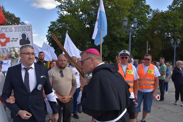 Bełchatowska Piesza Pielgrzymka na Jasną Górę - Grupa Sercańska (Biała) - wejście na Jasną Górę